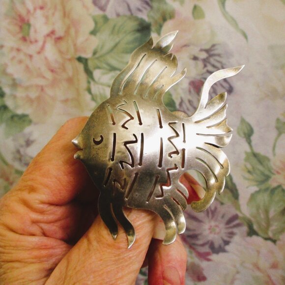 CALVAIRE Sterling Silver Angel Fish Brooch ~ RARE Vintage Designer Sterling Fish - Picture 1 of 15